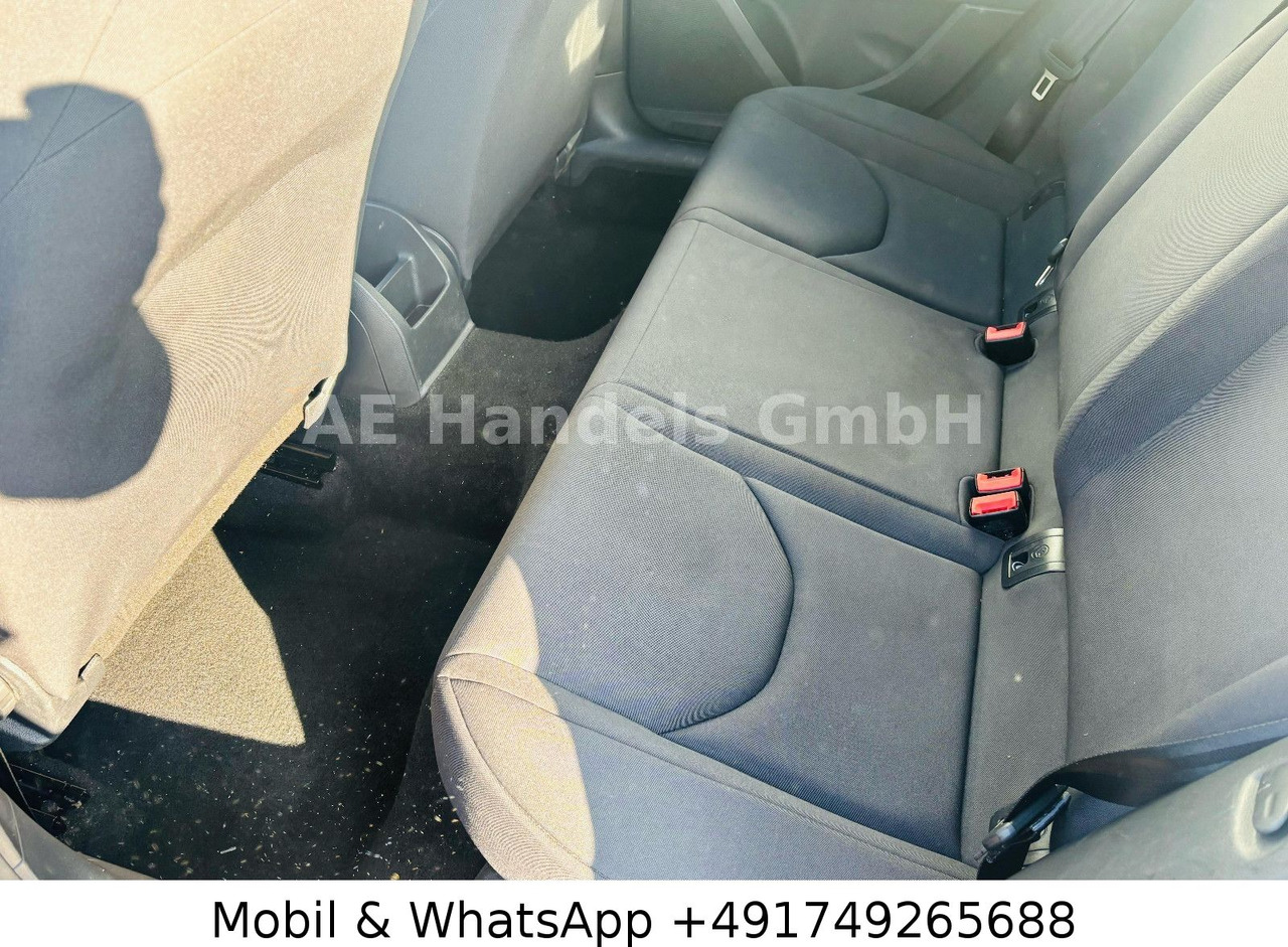Sedan Seat Leon Reference 1.2 TSI *Klima / Motor-läuft!!!: picture 18 Sedan Seat Leon Reference 1.2 TSI *Klima / Motor-läuft!!!: picture 18