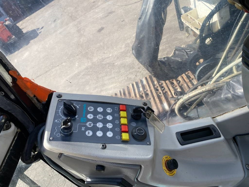 Drilling rig Casagrande B 175 XP 1er Main/Origine Française endommagée: picture 42