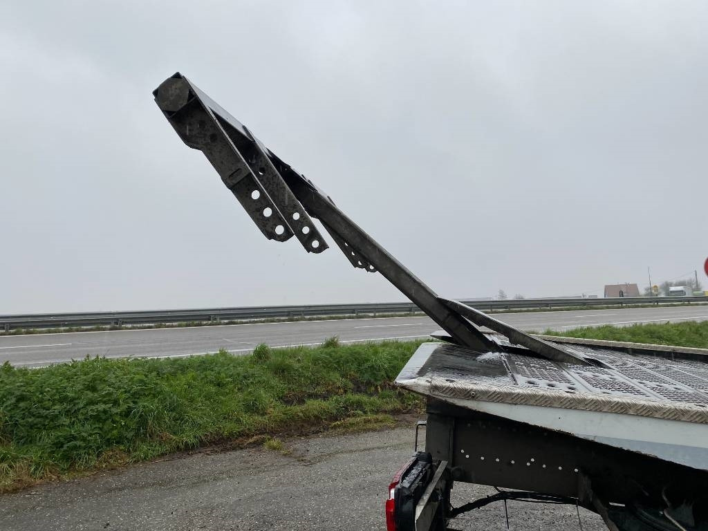 Tow truck Iveco S WAY480 /FIAULT PF60 +GRUE HMF endommagée: picture 45