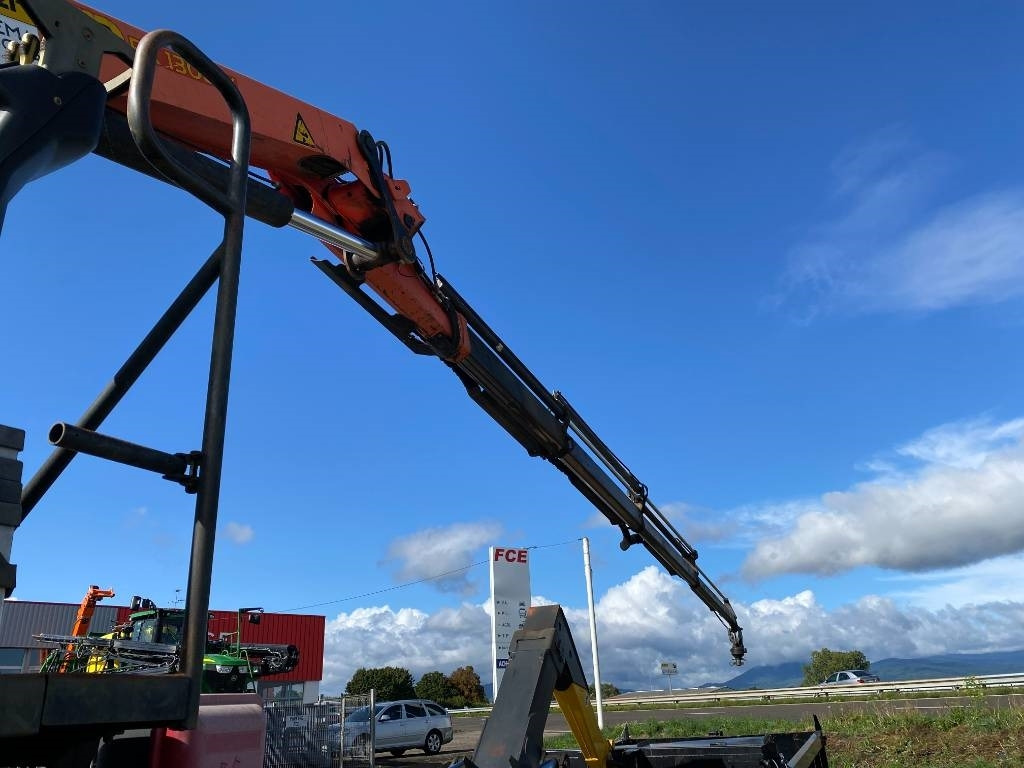 Hook lift truck Iveco TRAKKER 410/EEV -PALFINGER PK13001-T18 endommagé: picture 26
