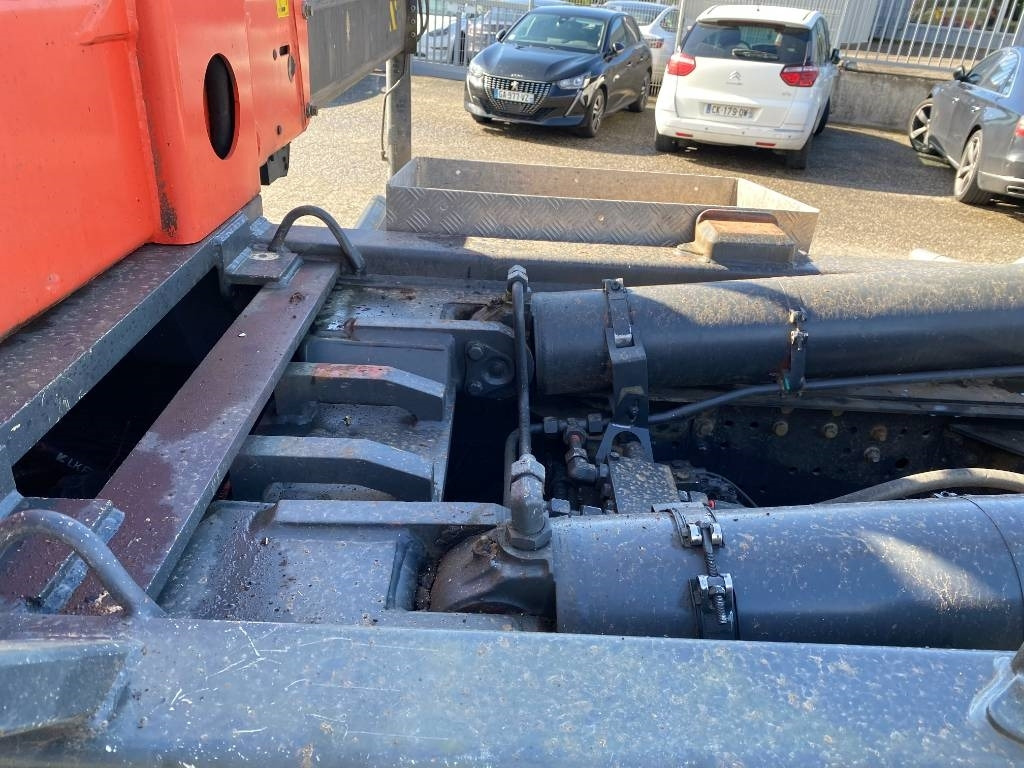 Hook lift truck Iveco TRAKKER 410/EEV -PALFINGER PK13001-T18 endommagé: picture 33