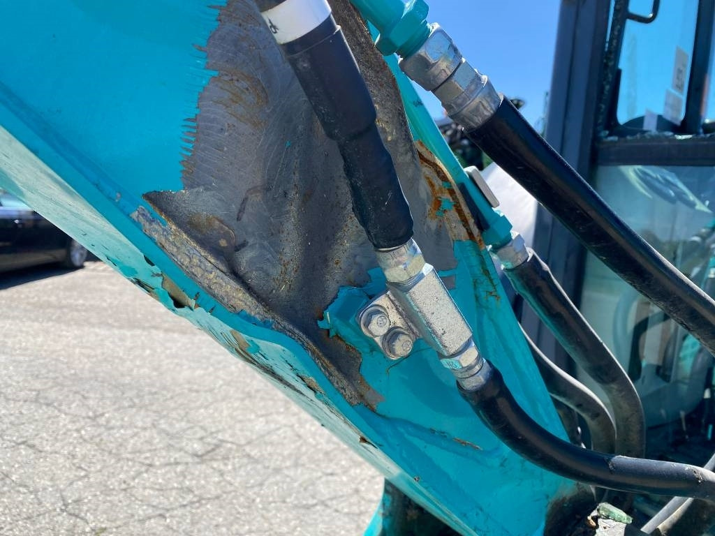 Mini excavator Kobelco SK28SR-6E 1er Main Origine Française endommagée: picture 10 Mini excavator Kobelco SK28SR-6E 1er Main Origine Française endommagée: picture 10