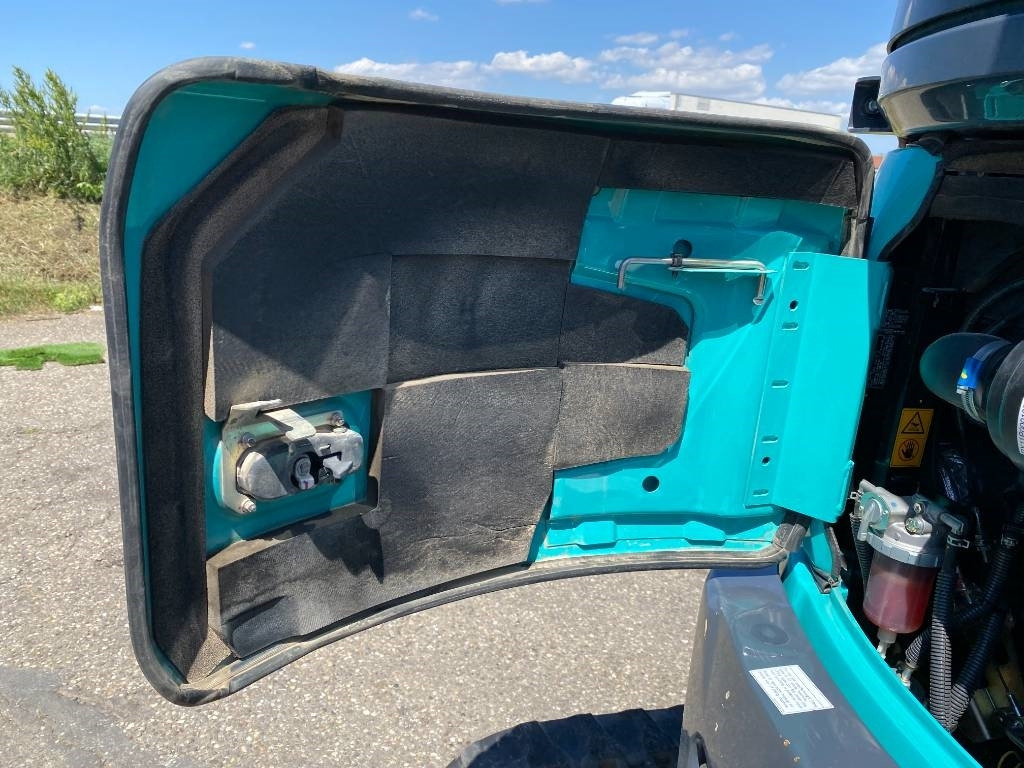 Mini excavator Kobelco SK28SR-6E 1er Main Origine Française endommagée: picture 37 Mini excavator Kobelco SK28SR-6E 1er Main Origine Française endommagée: picture 37