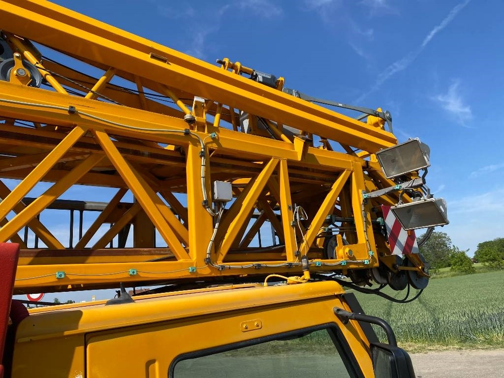 Self-erecting tower crane Liebherr MK 88 Certificat CE / 1er Main endommagée: picture 48