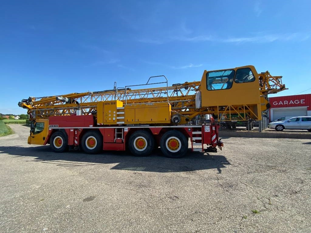 Self-erecting tower crane Liebherr MK 88 Certificat CE / 1er Main endommagée: picture 5