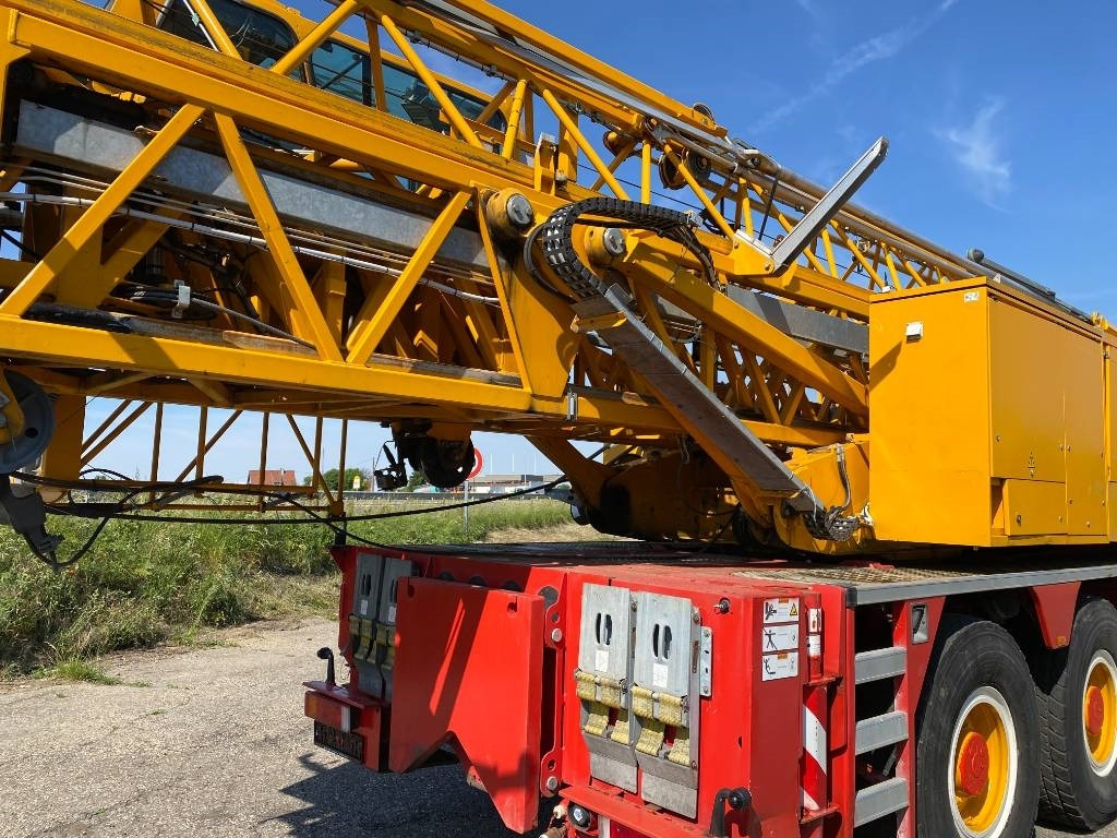 Self-erecting tower crane Liebherr MK 88 Certificat CE / 1er Main endommagée: picture 38