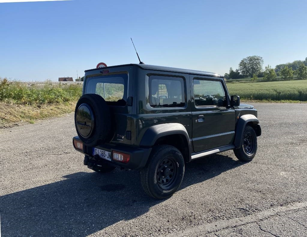 Suzuki JIMNY 1.5i 102/AllGrip endommagé - Car: picture 4 Suzuki JIMNY 1.5i 102/AllGrip endommagé - Car: picture 4