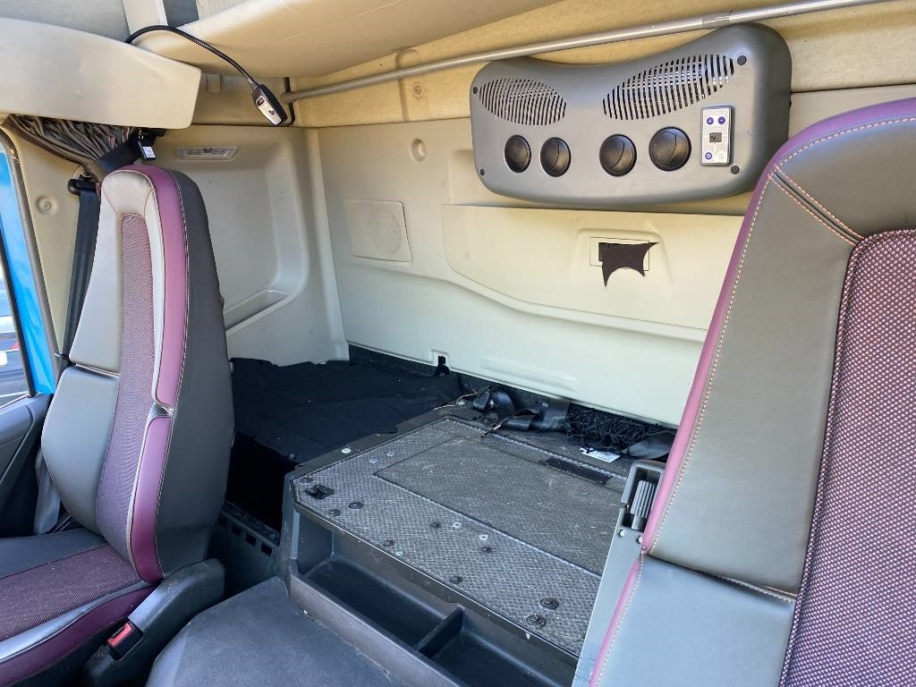 Tractor unit Volvo FM 460 / 1er Main endommagé: picture 42