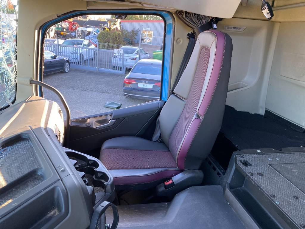 Tractor unit Volvo FM 460 / 1er Main endommagé: picture 48