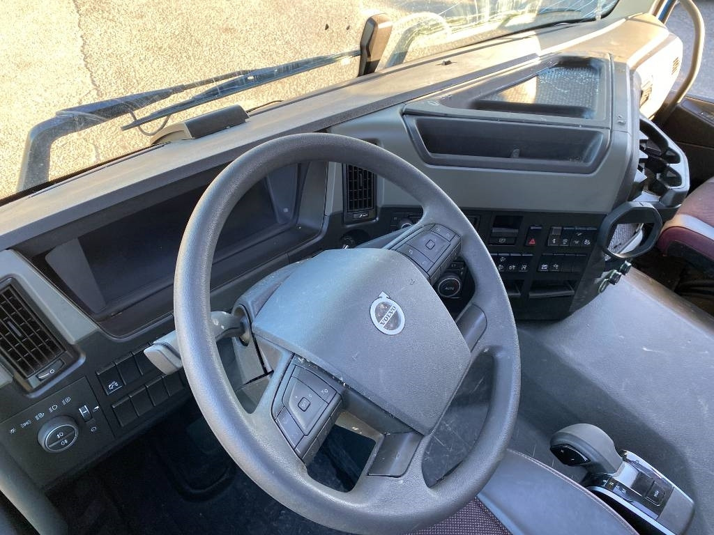 Tractor unit Volvo FM 460 / 1er Main endommagé: picture 12