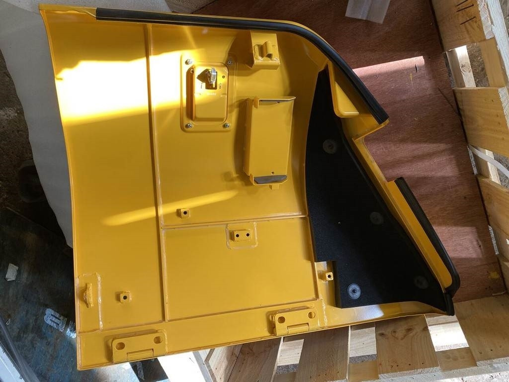 New Body and exterior for Crawler excavator Volvo Pieces de carrosserie Neuve pour ECR 145EL: picture 7