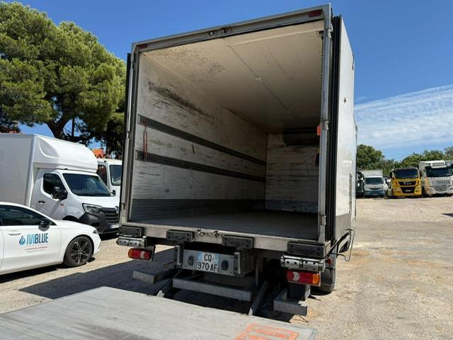 Iveco 120E22 CAISSE FRIGO HAYON - Refrigerator truck: picture 2 Iveco 120E22 CAISSE FRIGO HAYON - Refrigerator truck: picture 2