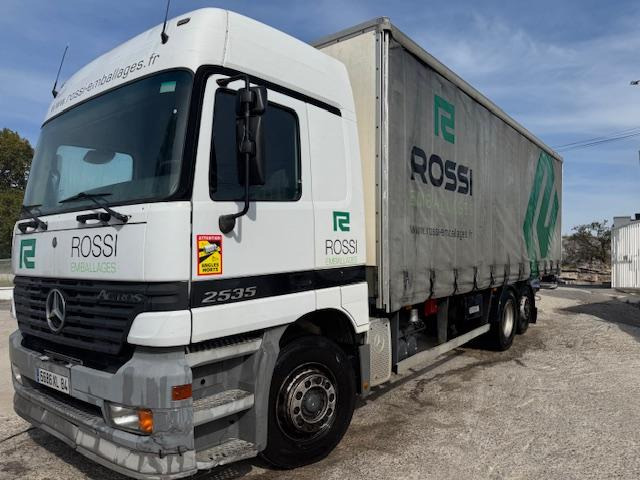 Mercedes 2540 RIDELLES PLATEAU RIDELLES BACHE HAYON - Curtainsider truck: picture 2 Mercedes 2540 RIDELLES PLATEAU RIDELLES BACHE HAYON - Curtainsider truck: picture 2