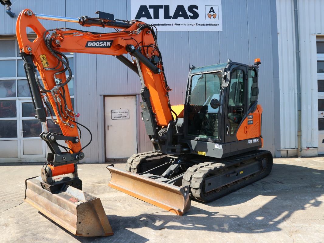 Doosan DX85R-7 - Mini excavator: picture 1 Doosan DX85R-7 - Mini excavator: picture 1