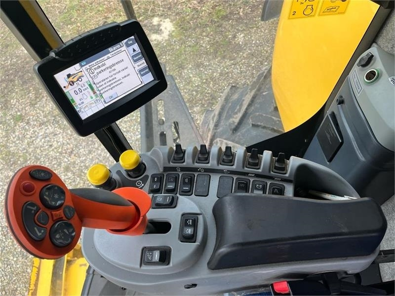 Combine harvester New Holland CX 6090 4wd: picture 9