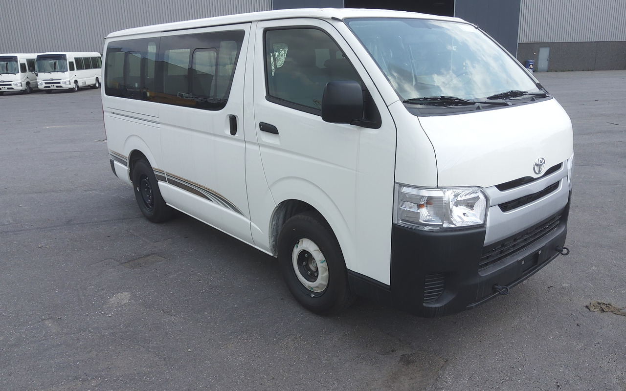 Lease a Toyota Hiace STANDARD ROOF 2.5L Diesel Manual Toyota Hiace STANDARD ROOF 2.5L Diesel Manual: picture 8