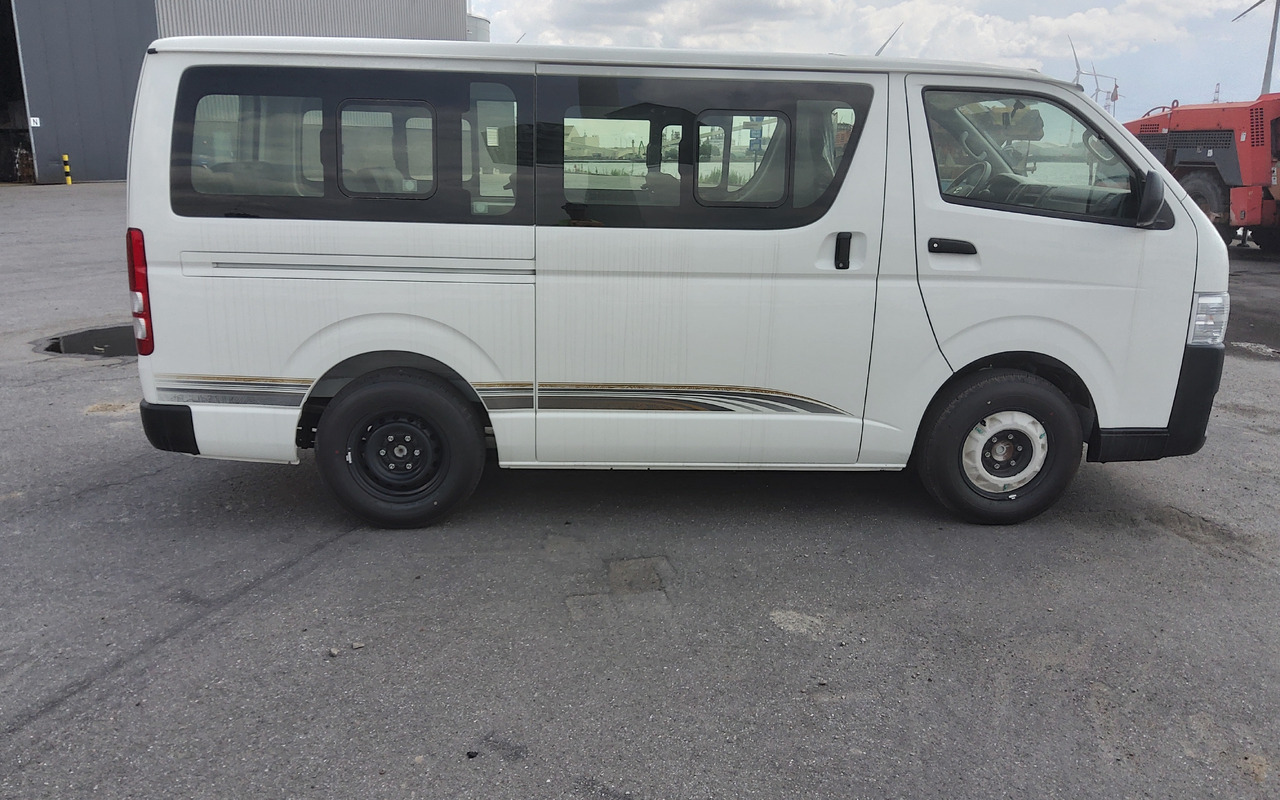 Lease a Toyota Hiace STANDARD ROOF 2.5L Diesel Manual Toyota Hiace STANDARD ROOF 2.5L Diesel Manual: picture 7