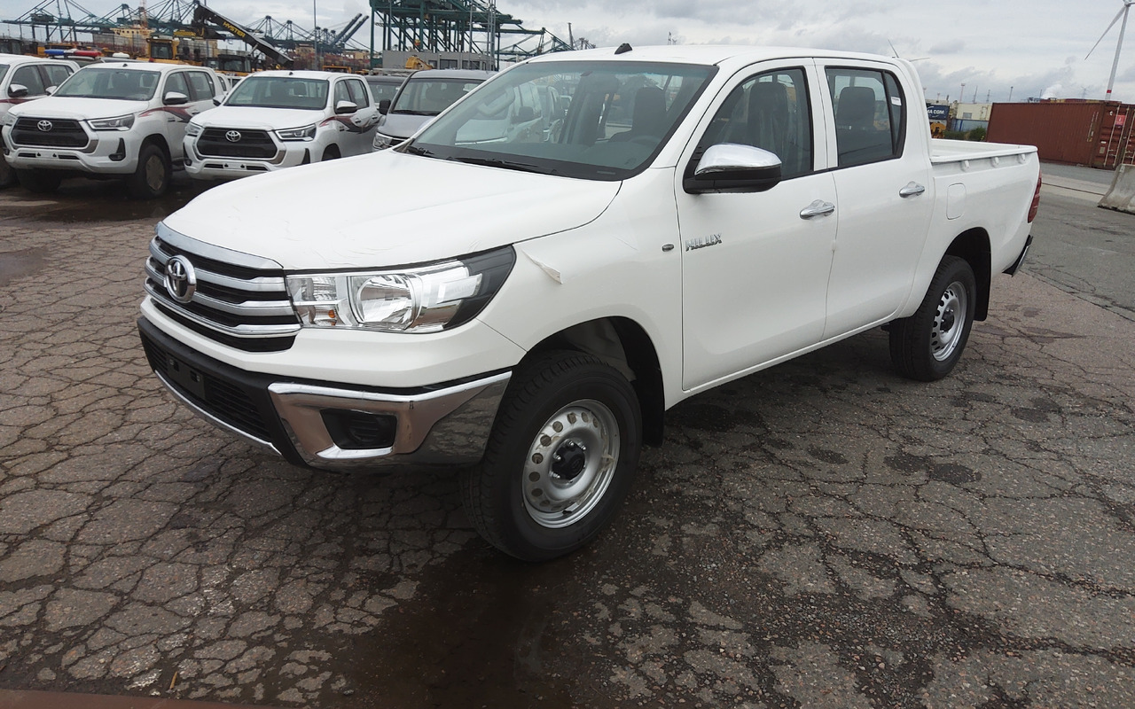 Toyota Hilux / Revo Pick-up double cabin pack security 2.4L Turbo Diesel Manual - Car: picture 1 Toyota Hilux / Revo Pick-up double cabin pack security 2.4L Turbo Diesel Manual - Car: picture 1
