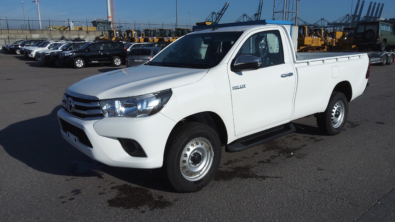 Toyota Hilux / Revo Pick-up single Cab pack security 2.4L Turbo Diesel Manual - Pickup truck: picture 1 Toyota Hilux / Revo Pick-up single Cab pack security 2.4L Turbo Diesel Manual - Pickup truck: picture 1