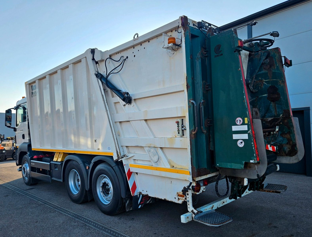 MAN TGS 28.360 MUT FAUN Variopress EEV - Garbage truck: picture 3 MAN TGS 28.360 MUT FAUN Variopress EEV - Garbage truck: picture 3