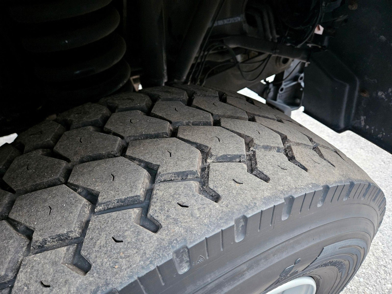 Tipper Unimog U423 UGE Euro6 Hydrostat Schmidt Stratos: picture 18 Tipper Unimog U423 UGE Euro6 Hydrostat Schmidt Stratos: picture 18