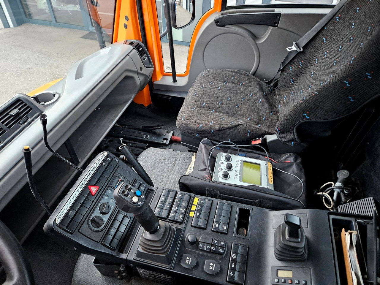 Tipper Unimog U423 UGE Euro6 Hydrostat Schmidt Stratos: picture 10 Tipper Unimog U423 UGE Euro6 Hydrostat Schmidt Stratos: picture 10