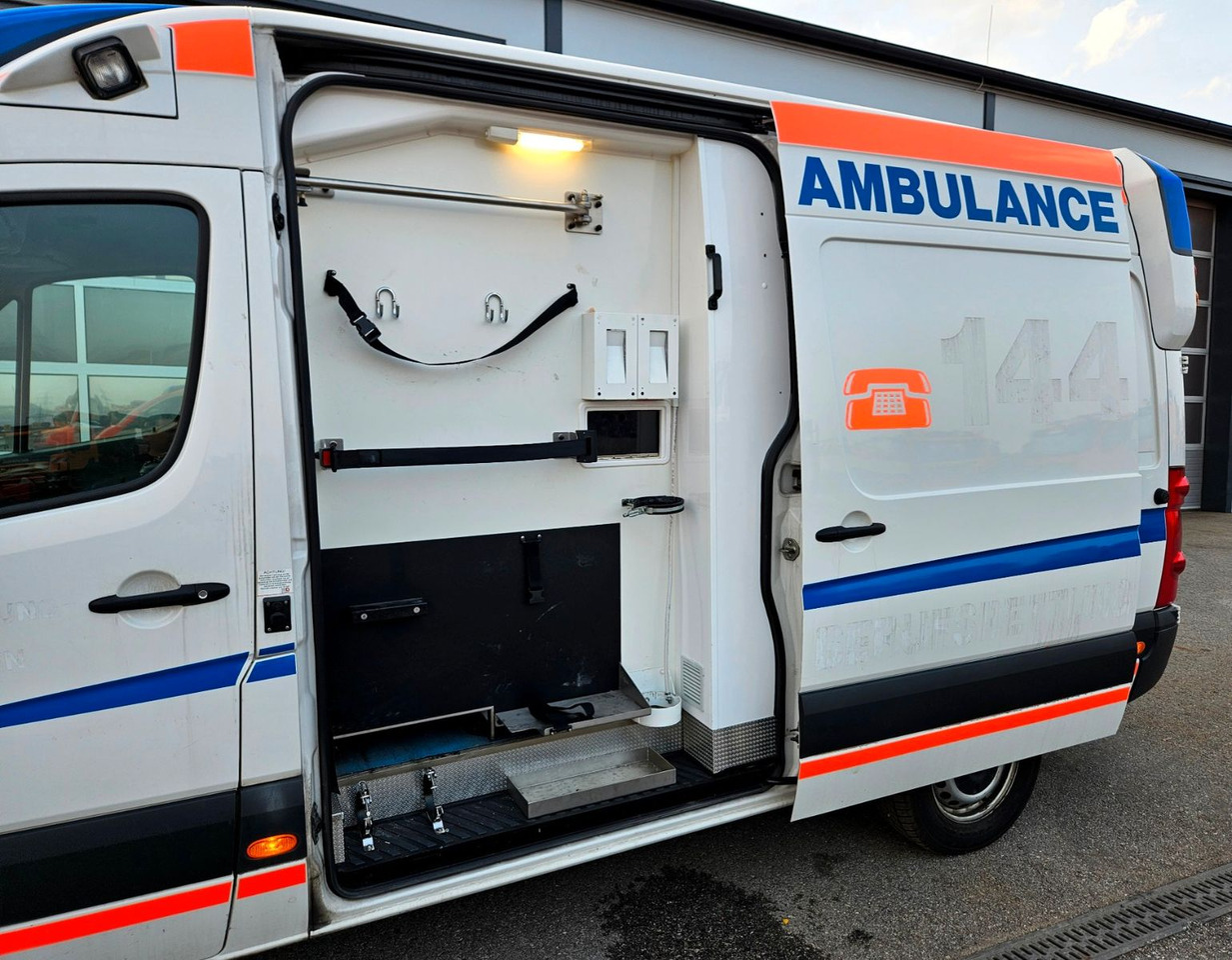 Ambulance Volkswagen CRAFTER TDI Ambulance RTW L2H2 DLOUHY: picture 13