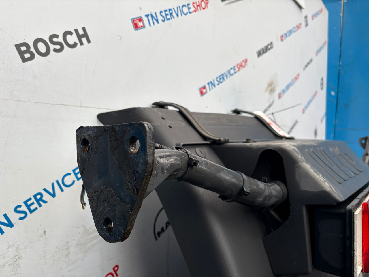 Paraurti posteriore Iveco - Bumper for Truck: picture 3 Paraurti posteriore Iveco - Bumper for Truck: picture 3