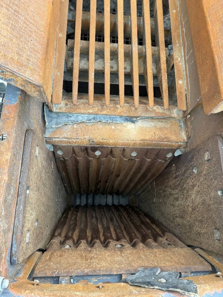 Mobile crusher Tesab 700IE Mobile Jaw Crusher: picture 8