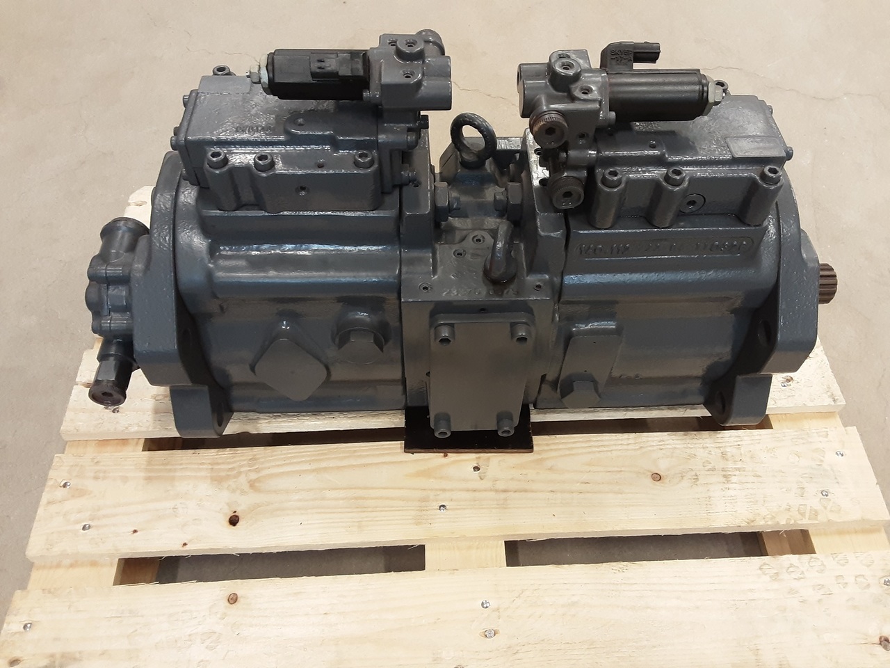 Kawasaki K3V112DTP1P9R-1E32-AV - Hydraulic pump for Crawler excavator: picture 3 Kawasaki K3V112DTP1P9R-1E32-AV - Hydraulic pump for Crawler excavator: picture 3