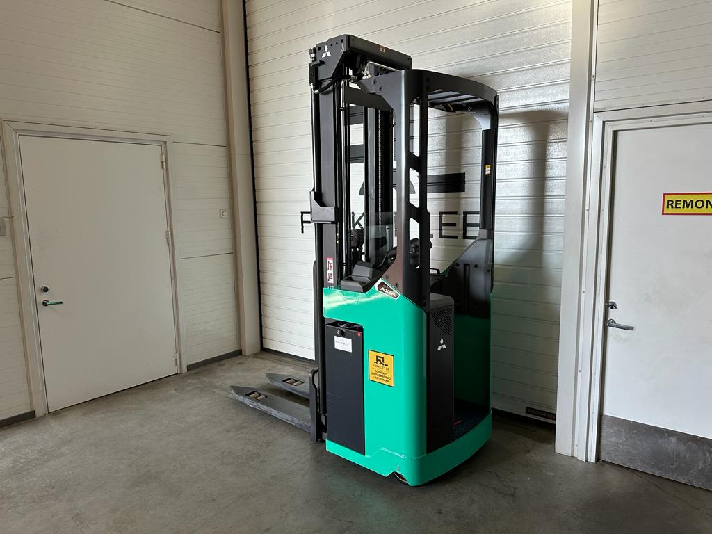 Mitsubishi SBR16N - Stacker: picture 3 Mitsubishi SBR16N - Stacker: picture 3
