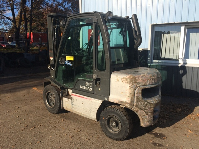 NISSAN DX 30 - Diesel forklift: picture 2 NISSAN DX 30 - Diesel forklift: picture 2