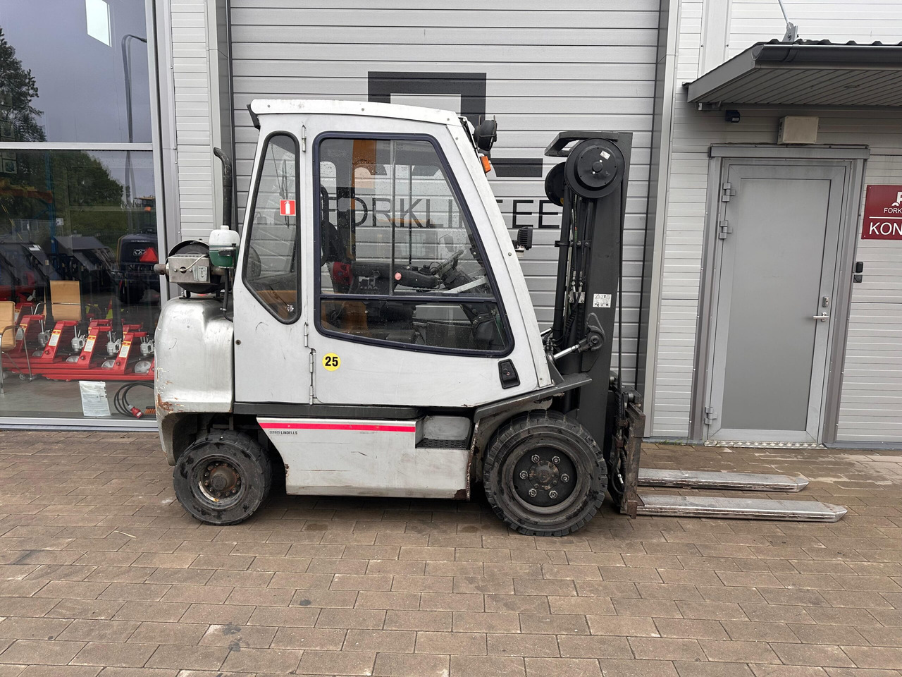 NISSAN YG1D2A32Q - Diesel forklift: picture 5 NISSAN YG1D2A32Q - Diesel forklift: picture 5