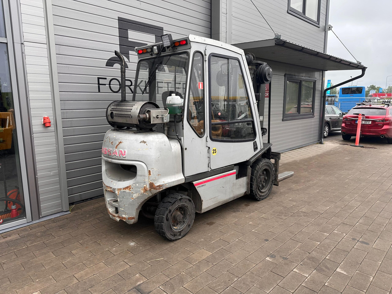 NISSAN YG1D2A32Q - Diesel forklift: picture 4 NISSAN YG1D2A32Q - Diesel forklift: picture 4
