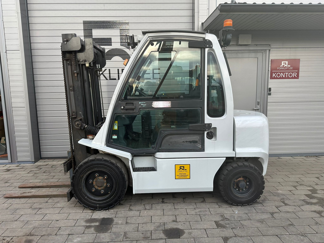 Nissan YG1D2A30Q - Diesel forklift: picture 2 Nissan YG1D2A30Q - Diesel forklift: picture 2