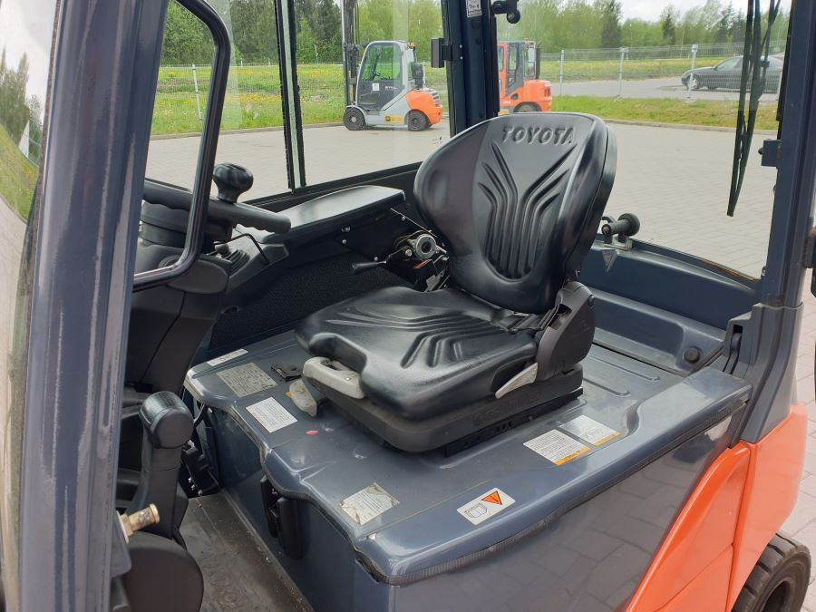 Toyota 8FBMT16 - Electric forklift: picture 5 Toyota 8FBMT16 - Electric forklift: picture 5
