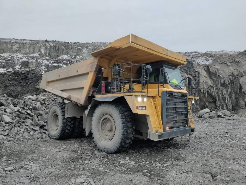 Komatsu HD605-7 - Rigid dumper/ Rock truck: picture 3 Komatsu HD605-7 - Rigid dumper/ Rock truck: picture 3