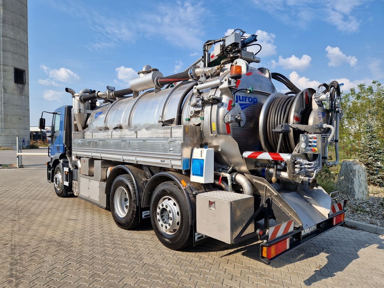 IVECO - Vacuum truck: picture 5 IVECO - Vacuum truck: picture 5