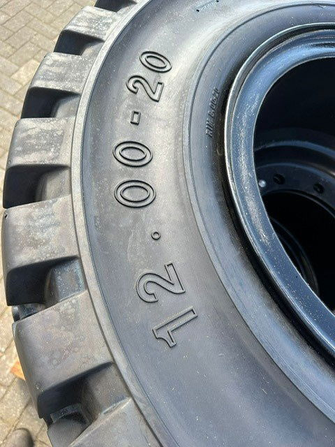 Trelleborg 12.00-20 - Tire: picture 2 Trelleborg 12.00-20 - Tire: picture 2