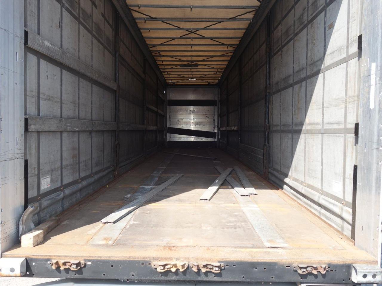 Kögel SN24 MEGA, Liftachse, SAF Achsen - Curtainsider semi-trailer: picture 5 Kögel SN24 MEGA, Liftachse, SAF Achsen - Curtainsider semi-trailer: picture 5