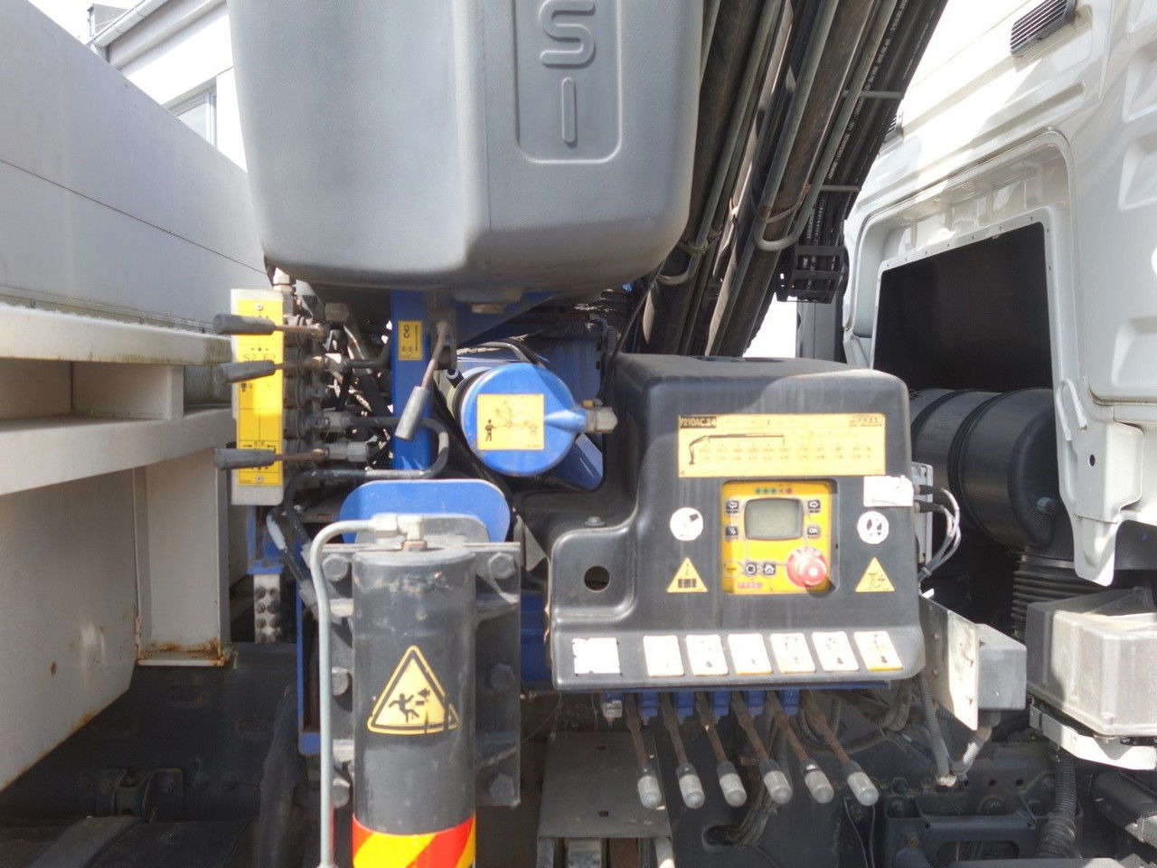 Lease a  MAN TGS 26.360 FG 6x2 mit Fassi F210C MAN TGS 26.360 FG 6x2 mit Fassi F210C: picture 7