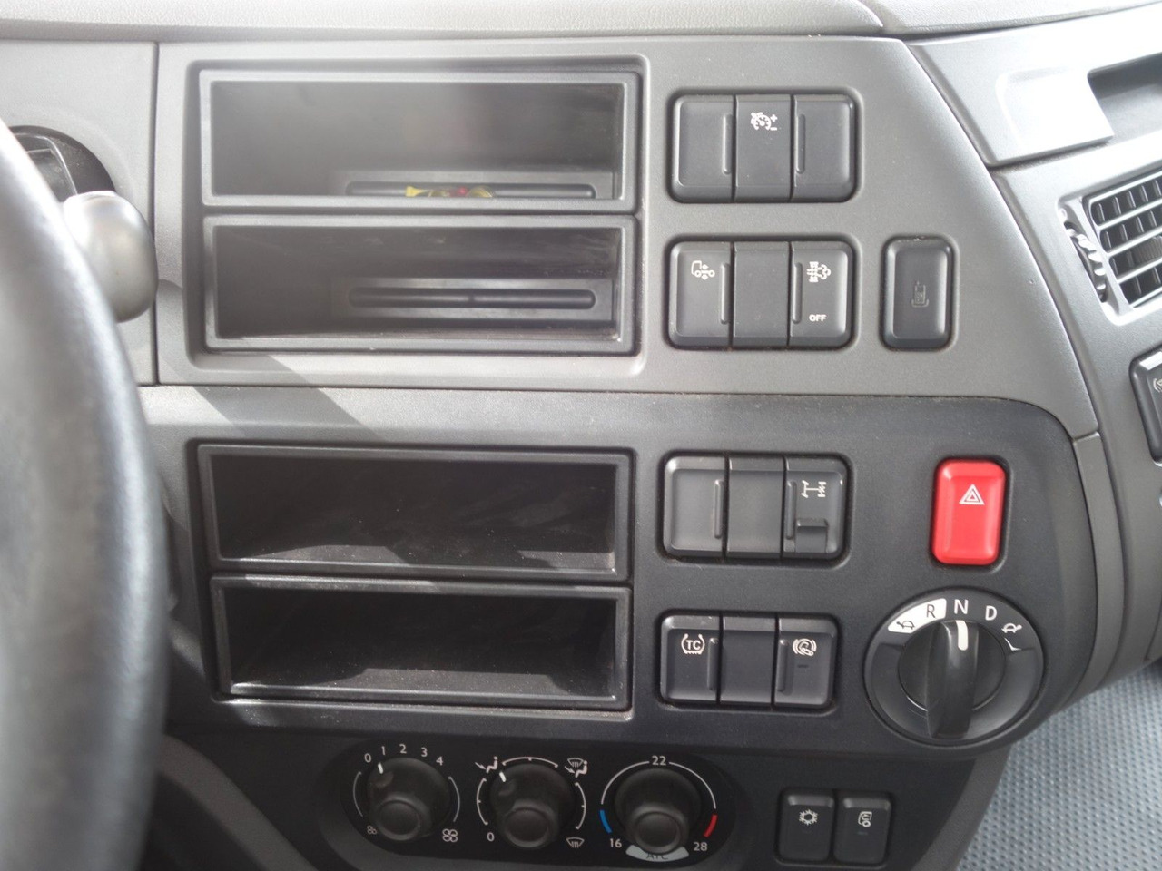 Tractor unit DAF XF 460 SC Standard: picture 16