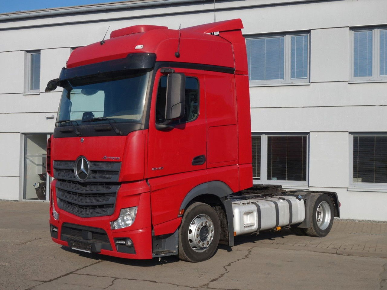 Mercedes-Benz Actros 1845 Lsnrl, Lowdeck, Standklima - Tractor unit: picture 1 Mercedes-Benz Actros 1845 Lsnrl, Lowdeck, Standklima - Tractor unit: picture 1