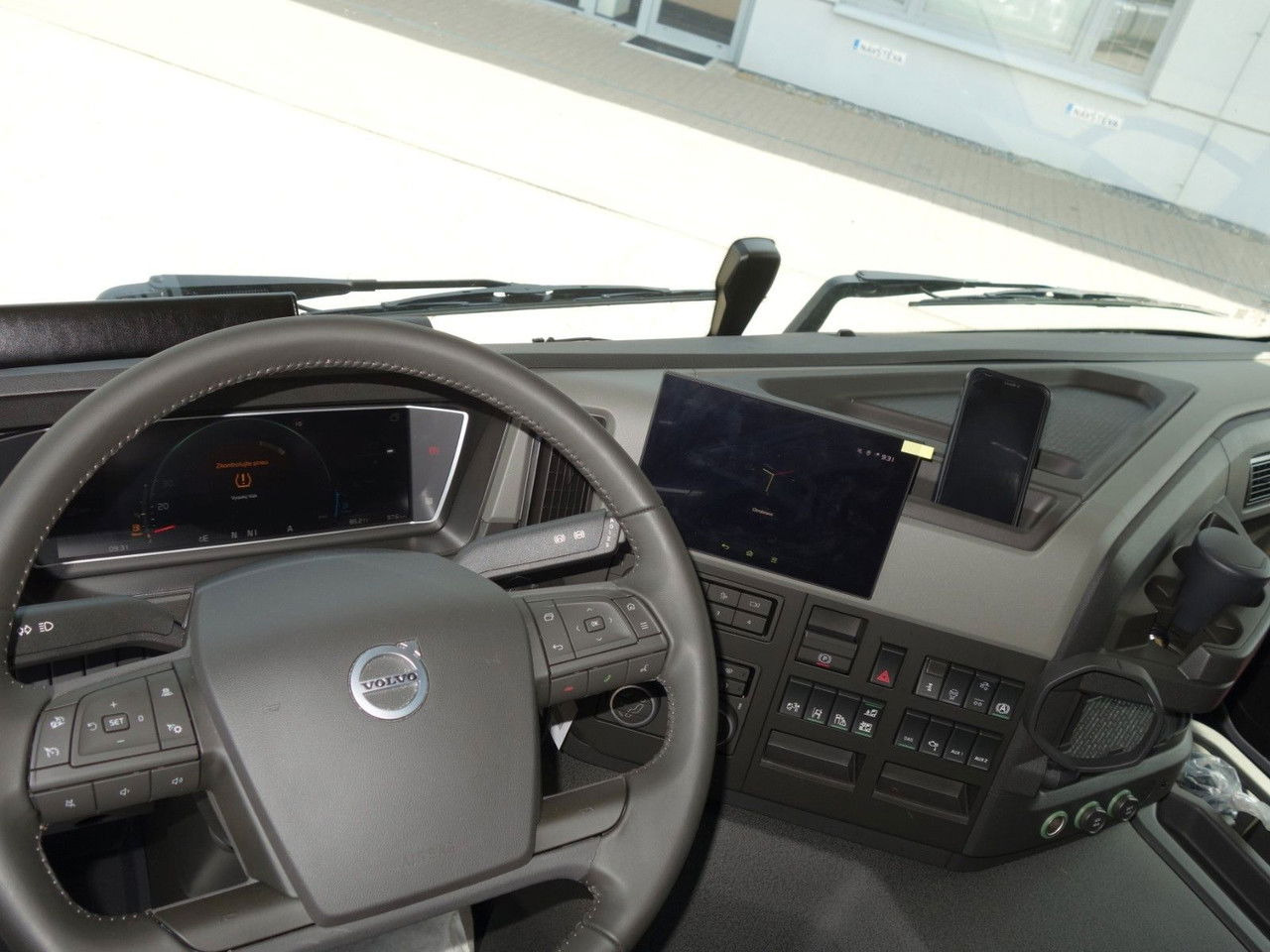 Cab chassis truck Volvo FM 460 FM13 6x2 Neue RTO , Kassbohrer, Rolfo, Rimo: picture 9