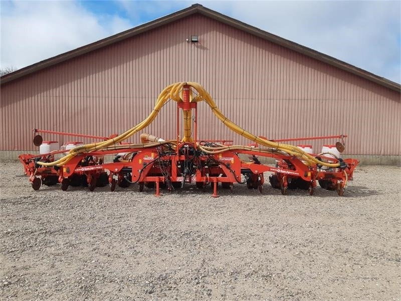 Maschio Gaspardo Manta XL 12 rk med PA1 fronttank - Seed drill: picture 3 Maschio Gaspardo Manta XL 12 rk med PA1 fronttank - Seed drill: picture 3