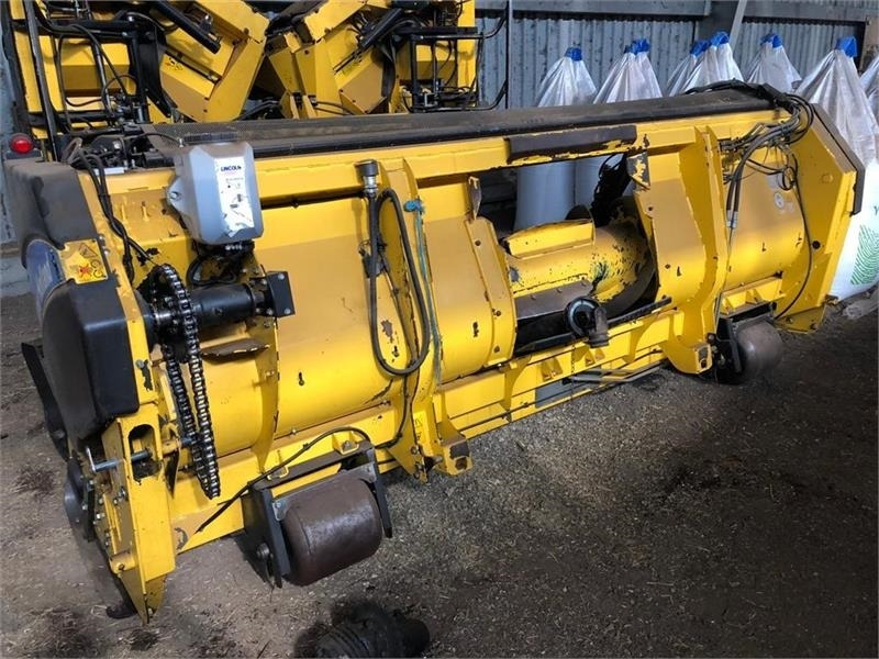 New Holland 356W - Forage harvester attachment: picture 2 New Holland 356W - Forage harvester attachment: picture 2