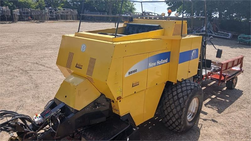 New Holland BB980 BB980 - Square baler: picture 1 New Holland BB980 BB980 - Square baler: picture 1