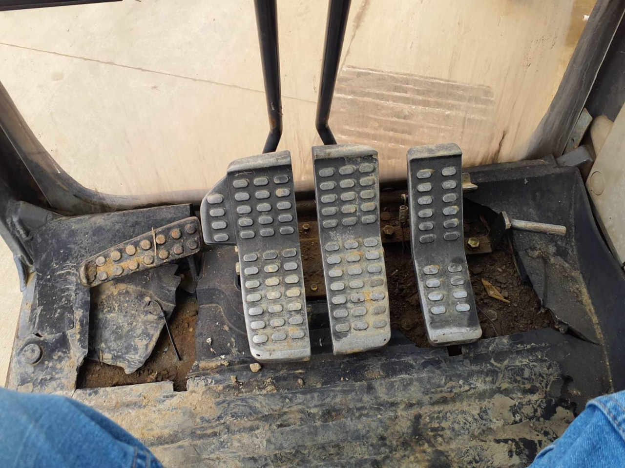 Lease a HITACHI ZX2400N-3 HITACHI ZX2400N-3: picture 12