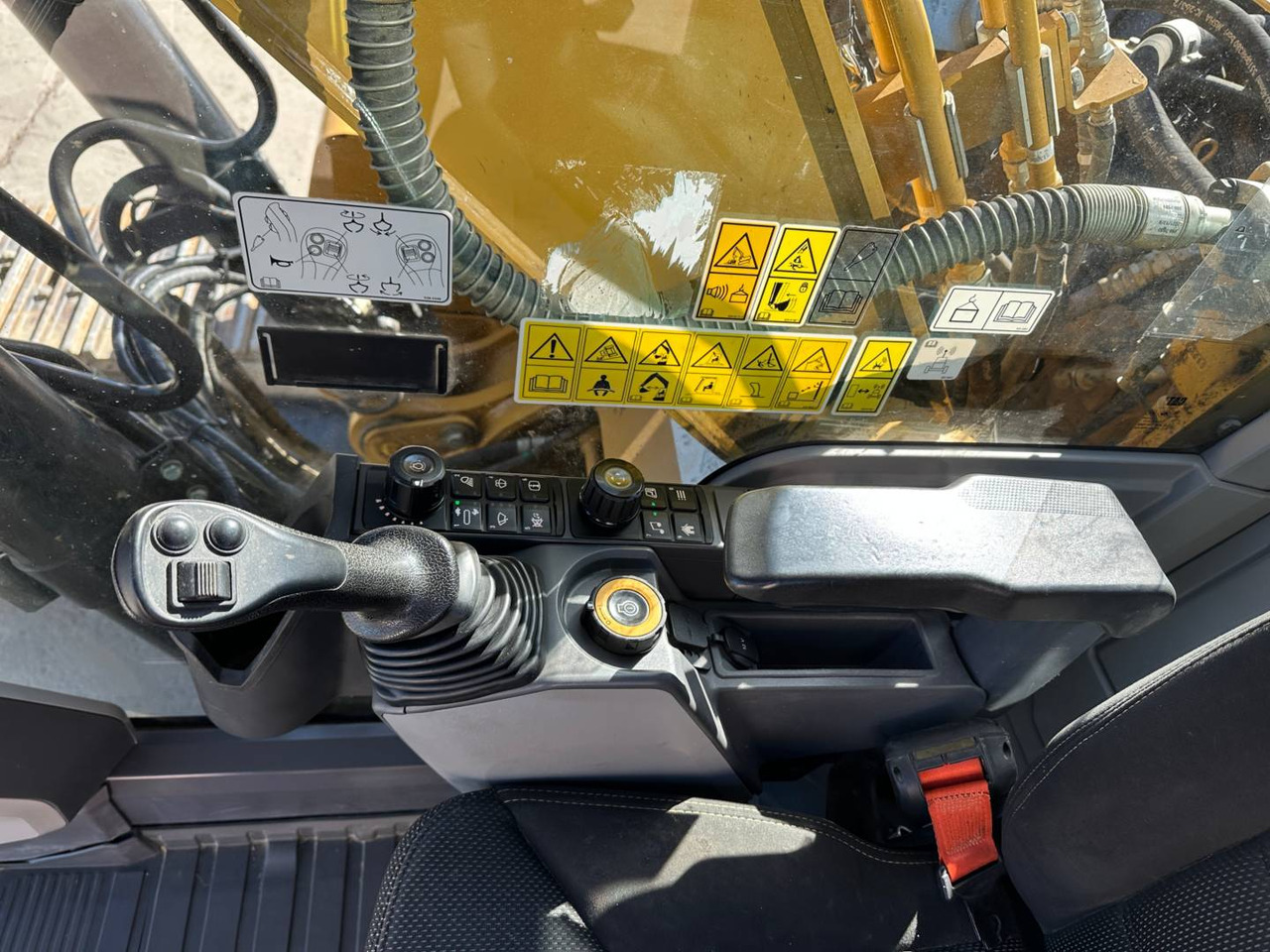 Crawler excavator CAT 323: picture 12 Crawler excavator CAT 323: picture 12