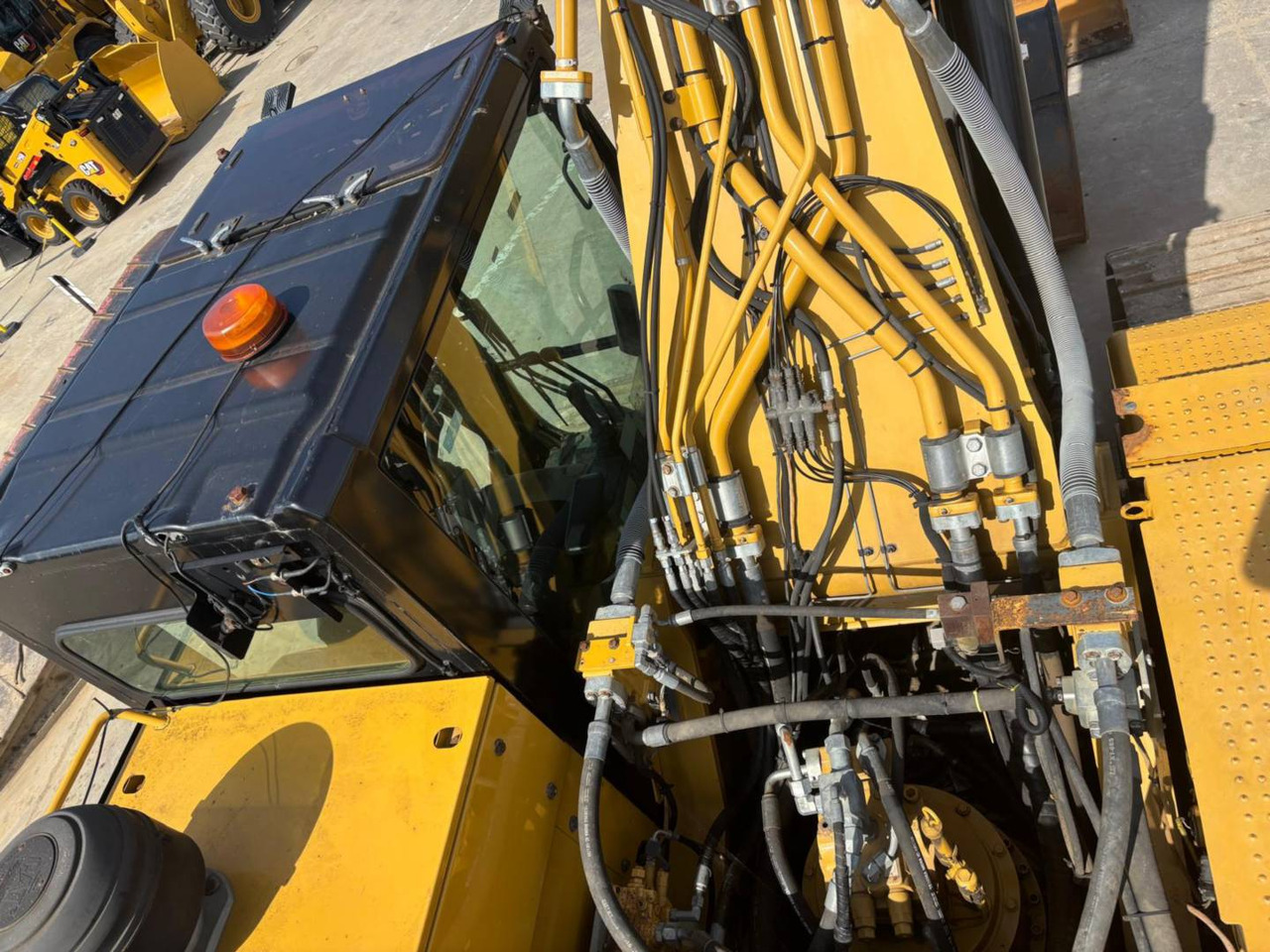 Crawler excavator CAT 336F: picture 28